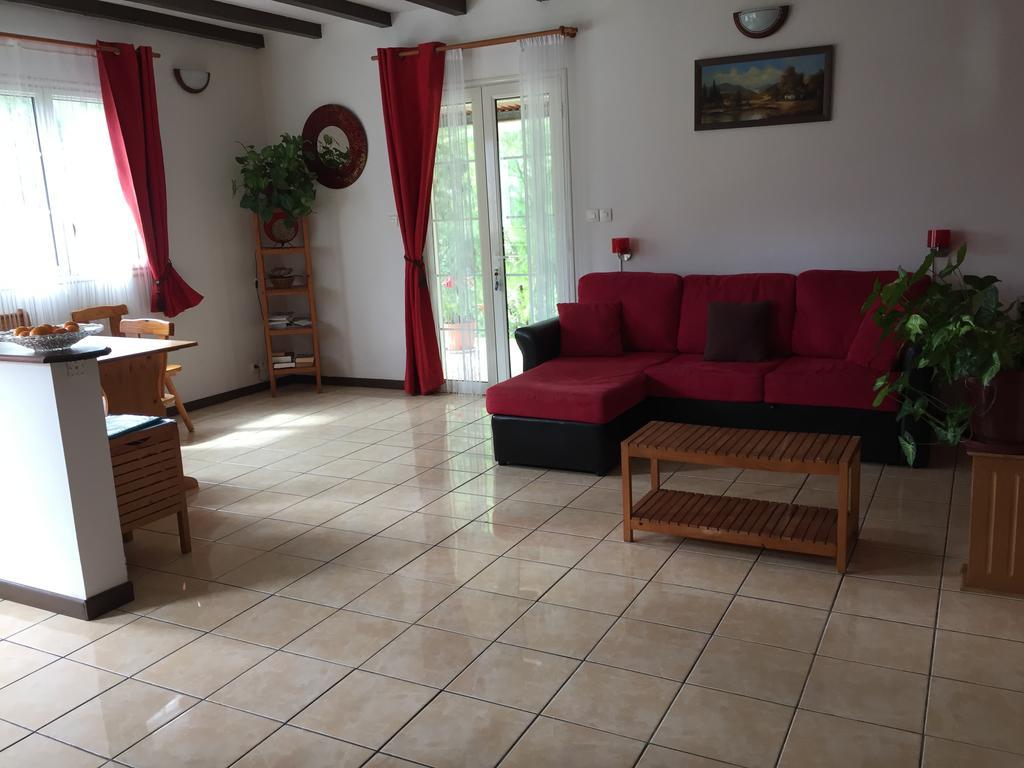 Meuble De Tourisme "Au Bord De La Mare" Villa Salazie Luaran gambar